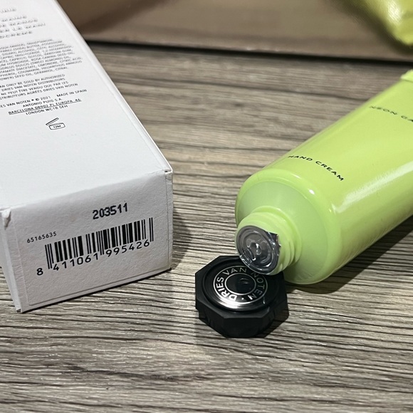 DRIES VAN NOTEN Neon Garden Hand Cream, 1.7 oz. New And Sealed - Picture 6 of 8